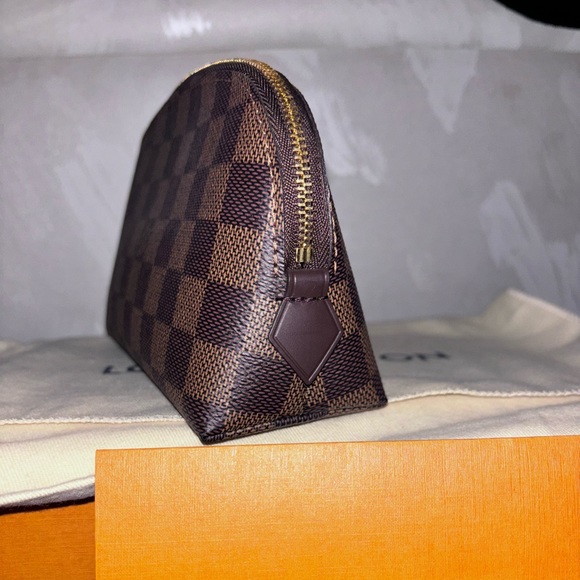 Louis Vuitton Cosmetic Pouch PM - Picture 2 of 8